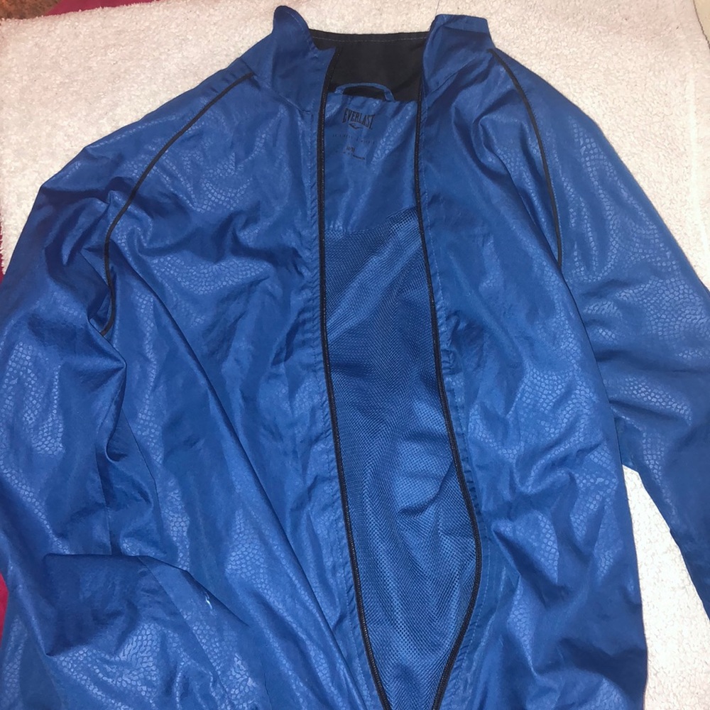 it’s from everlast, in good condition